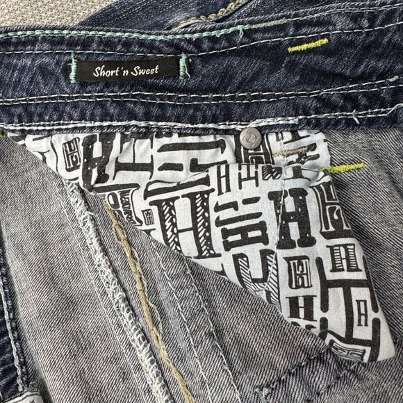 Trademark H Short N Sweet Denim Distressed Bermuda Shorts Size 16 Thick Stitch - Picture 8 of 15
